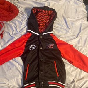 New balance sports event hoodie. Size 7 in kids wore once but didn’t fit.